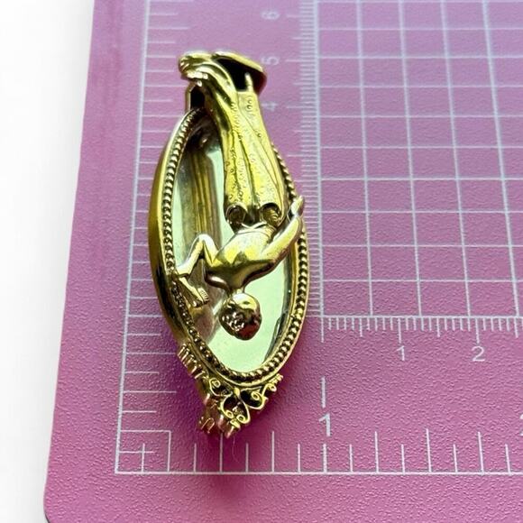 Vintage Lady Woman In Mirror Brooch Gold Tone Pin Oval Glamour Art Deco Nouveau - Picture 6 of 6